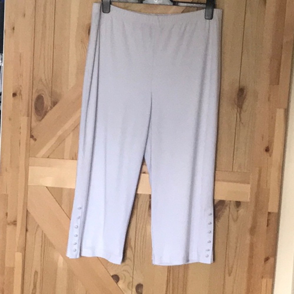 Frank Lyman Cropped Pants